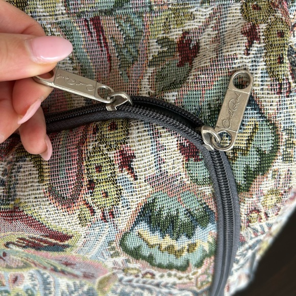 Incredible Tapestry Weekend Tote - Picture 6 of 8